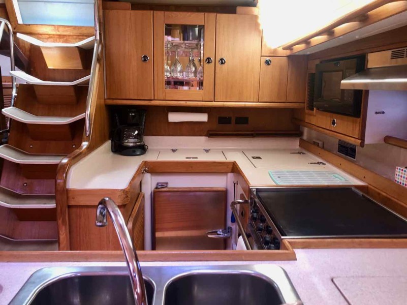 2001 Catalina 470