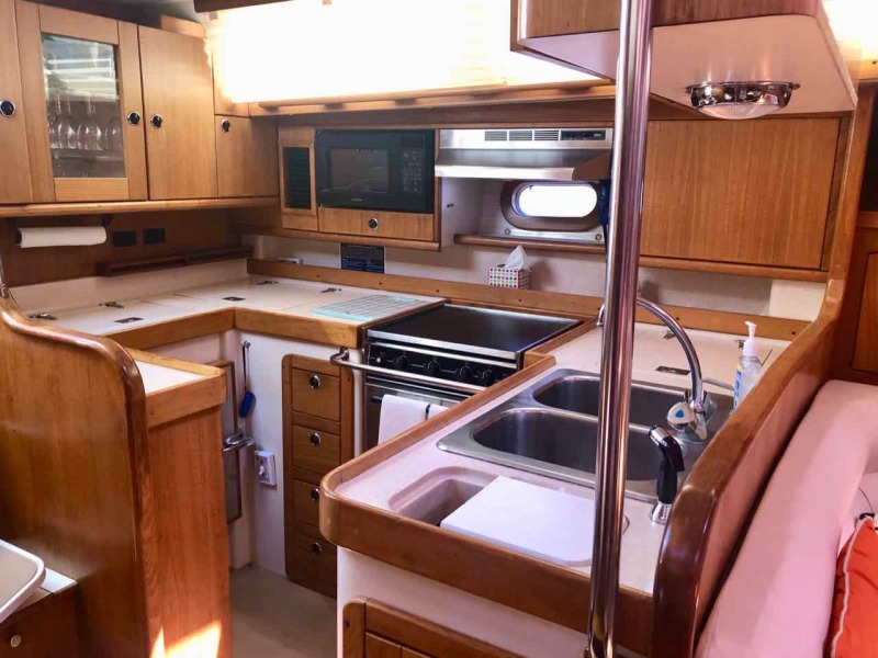 2001 Catalina 470