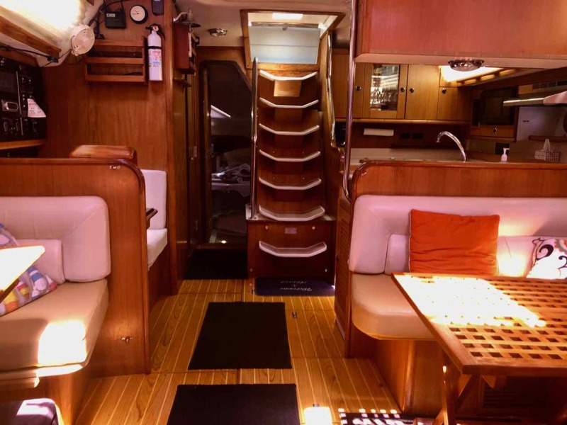 2001 Catalina 470