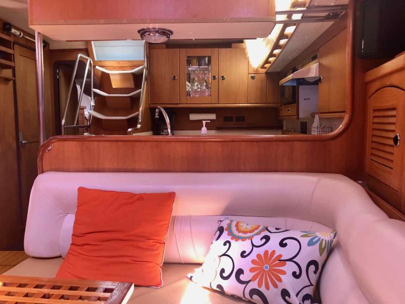 2001 Catalina 470