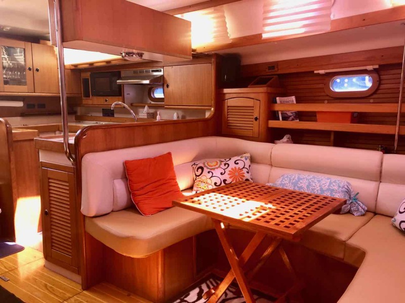 2001 Catalina 470