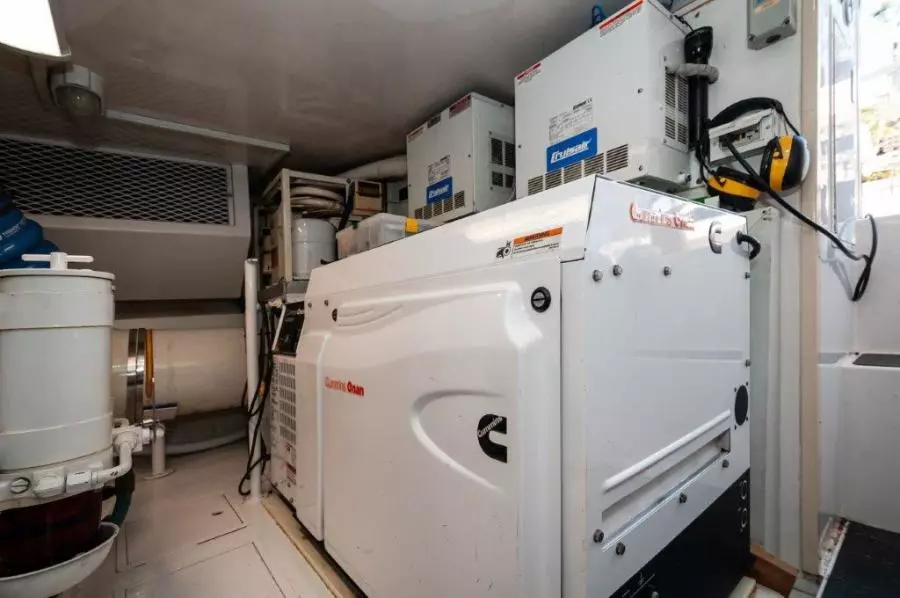 2001 61 Viking Convertible Ellie B Generator