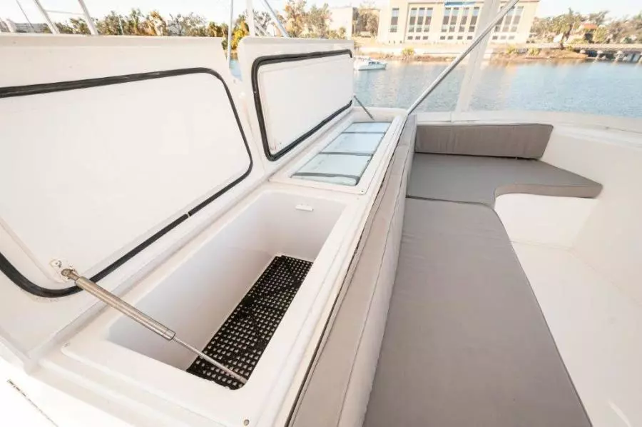 2001 61 Viking Convertible Ellie B Flybridge