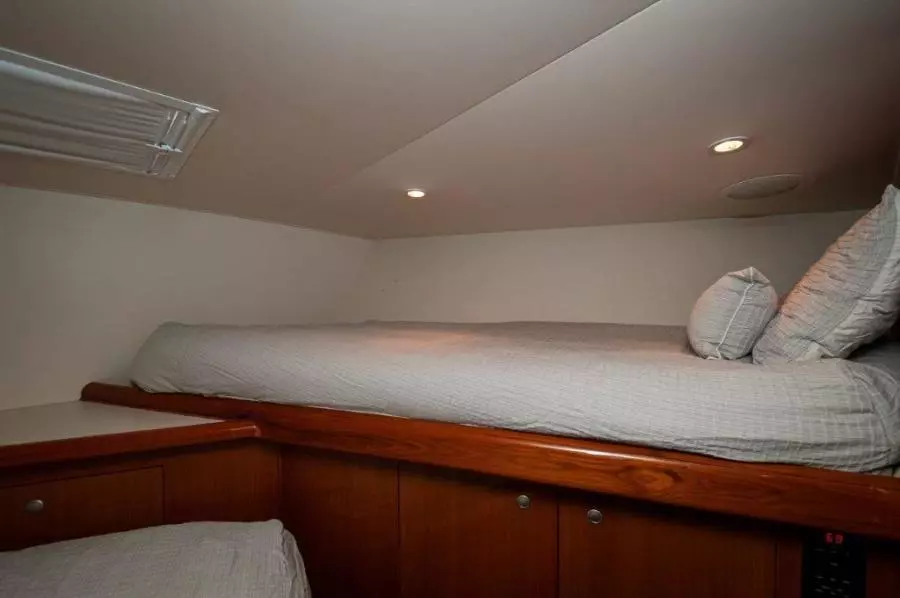 Viking 2001 61 Convertible VIP Stateroom