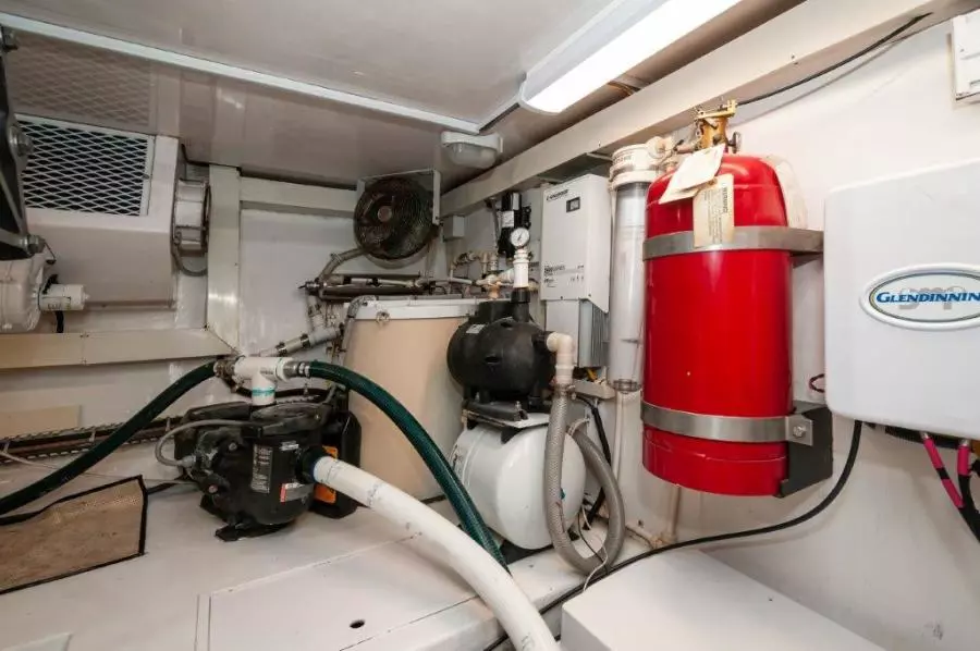 2001 61 Viking Convertible Ellie B Watermaker