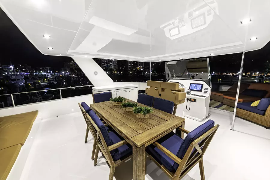 54 Overblue Flybridge