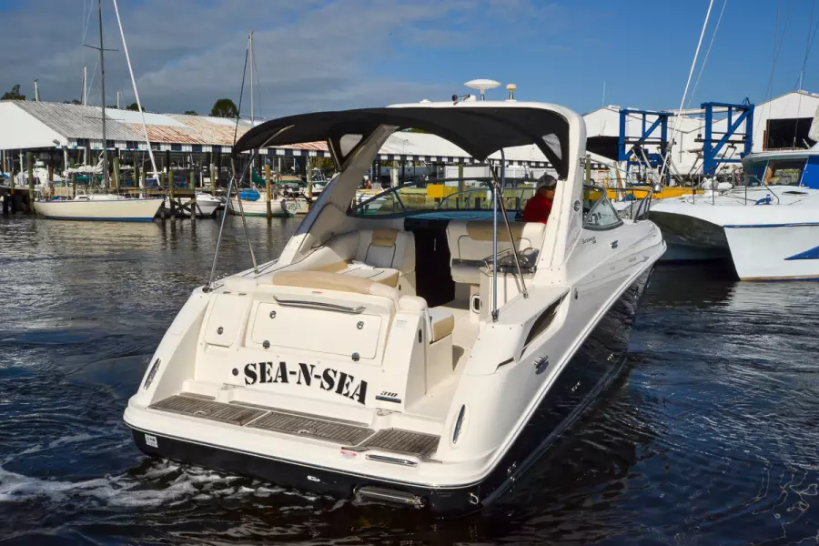 2010 Sea Ray 310 Sundancer