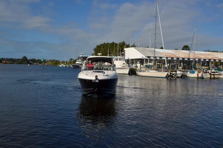 2010 Sea Ray 310 Sundancer