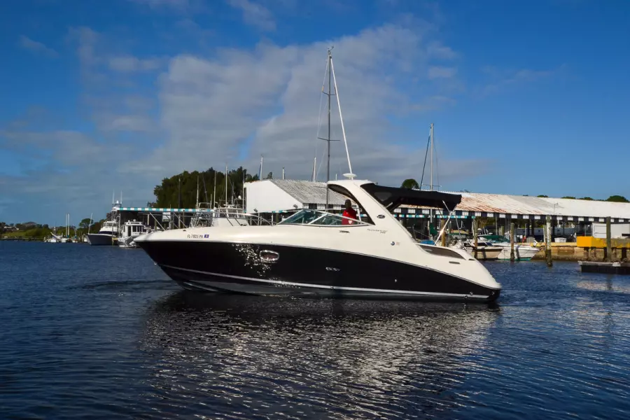 2010 Sea Ray 310 Sundancer