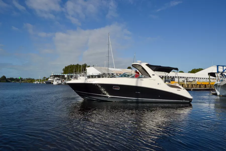 2010 Sea Ray 310 Sundancer
