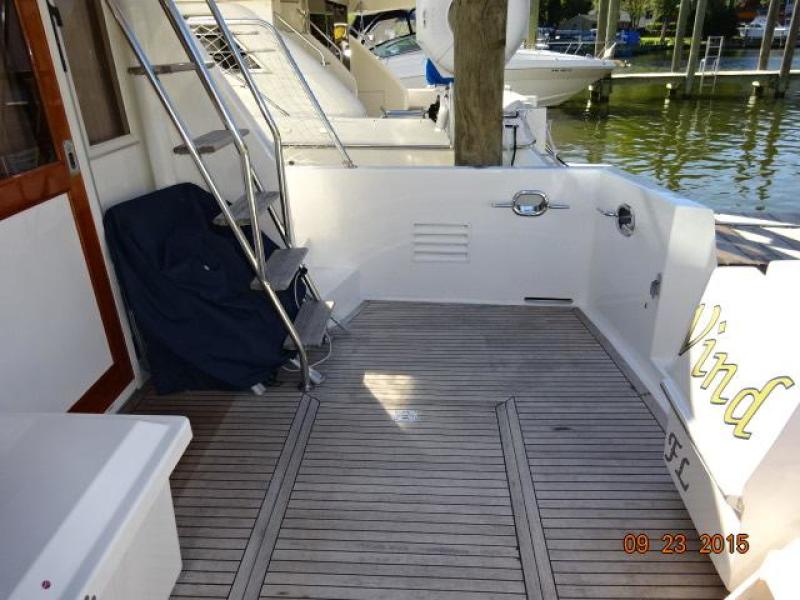2000 Ocean Alexander "511 Classico"