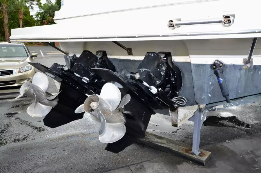 2001 Chaparral 300 Signature