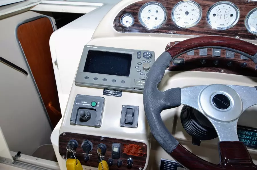 2001 Chaparral 300 Signature