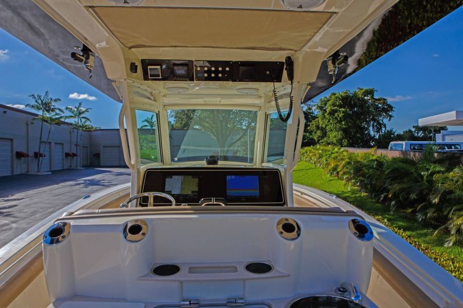 32' 2015 Scout 320 LXF