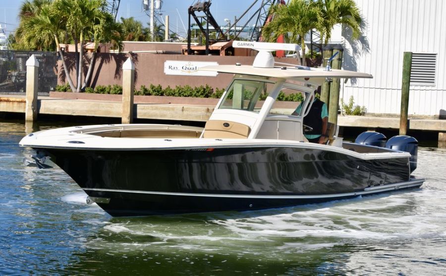 32' 2015 Scout 320 LXF