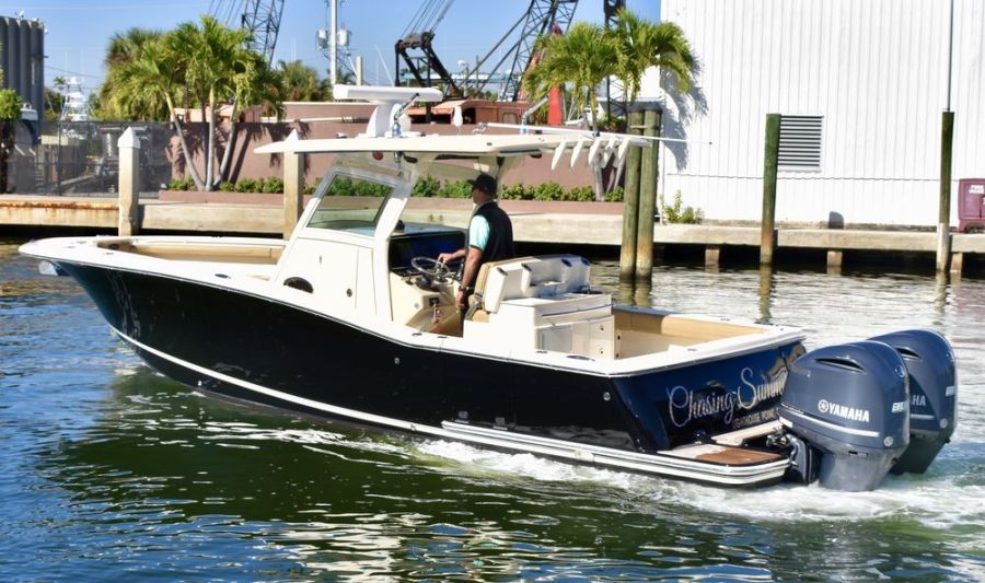 32' 2015 Scout 320 LXF