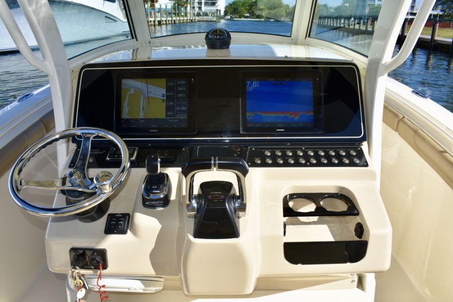 32' 2015 Scout 320 LXF