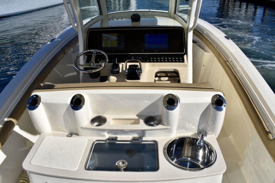 32' 2015 Scout 320 LXF