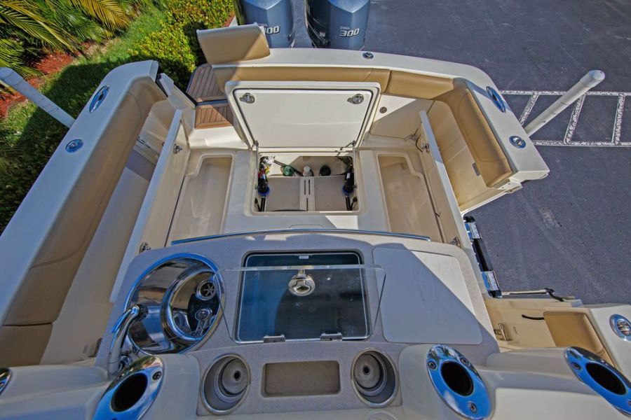 32' 2015 Scout 320 LXF