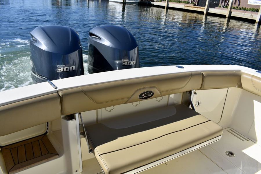 32' 2015 Scout 320 LXF