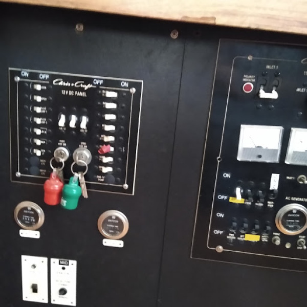 1980 Chris-Craft 350 Catalina