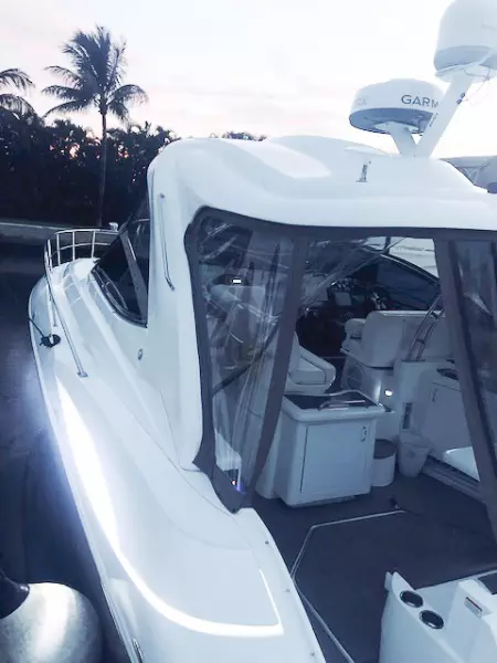 2008 Cruisers Yachts 420 Express