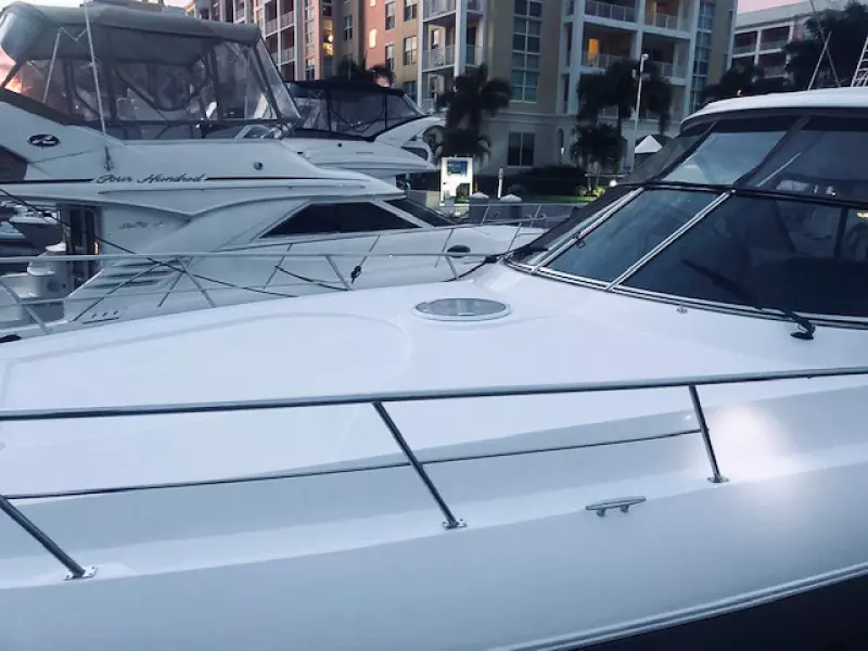 2008 Cruisers Yachts 420 Express