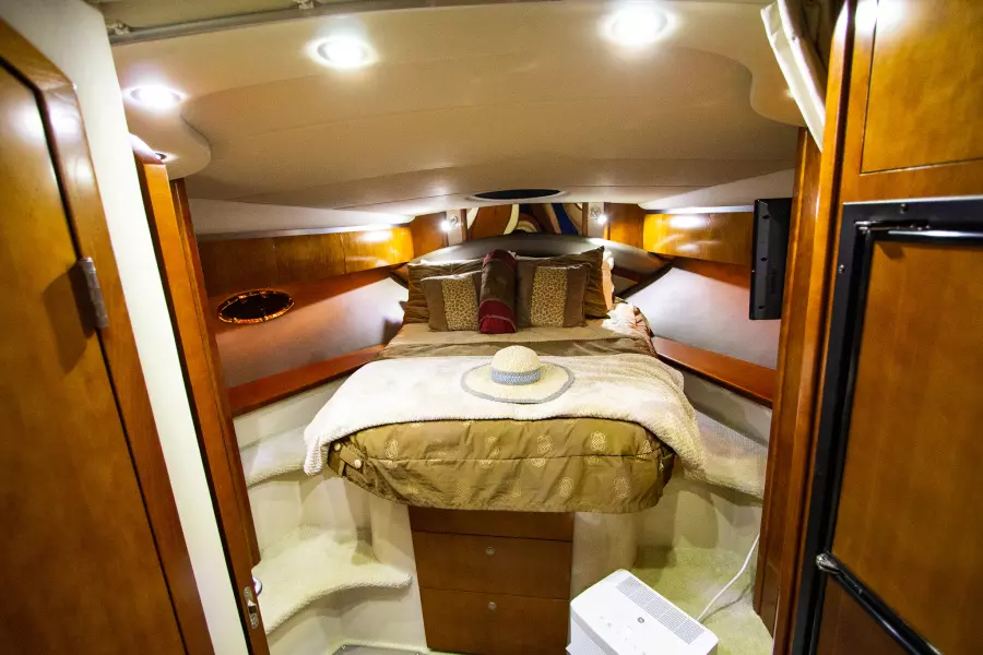 2008 Cruisers Yachts 420 Express