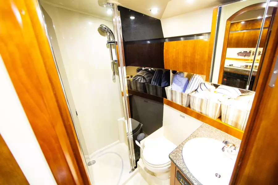 2008 Cruisers Yachts 420 Express