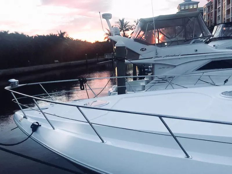 2008 Cruisers Yachts 420 Express