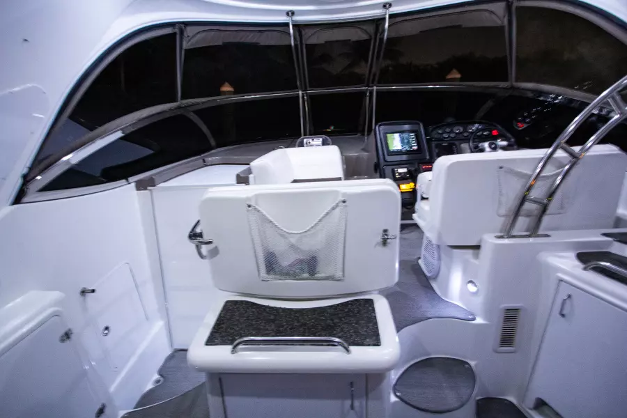2008 Cruisers Yachts 420 Express