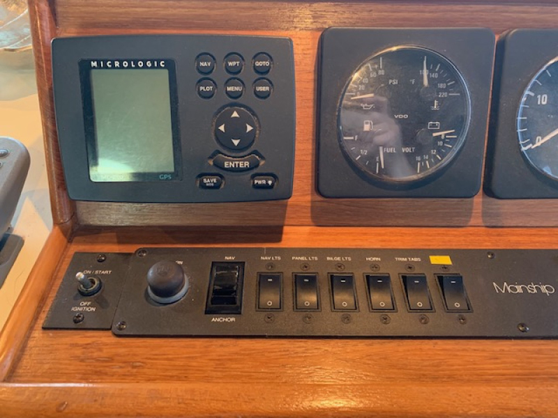 1999 Mainship 350
