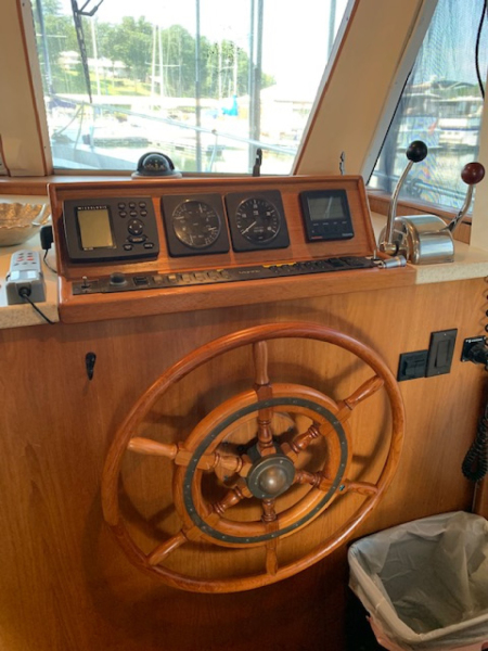 1999 Mainship 350