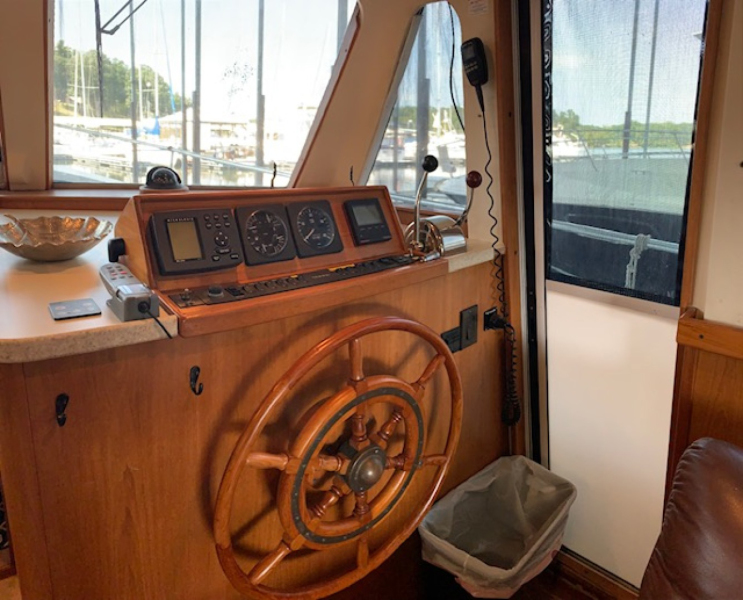 1999 Mainship 350