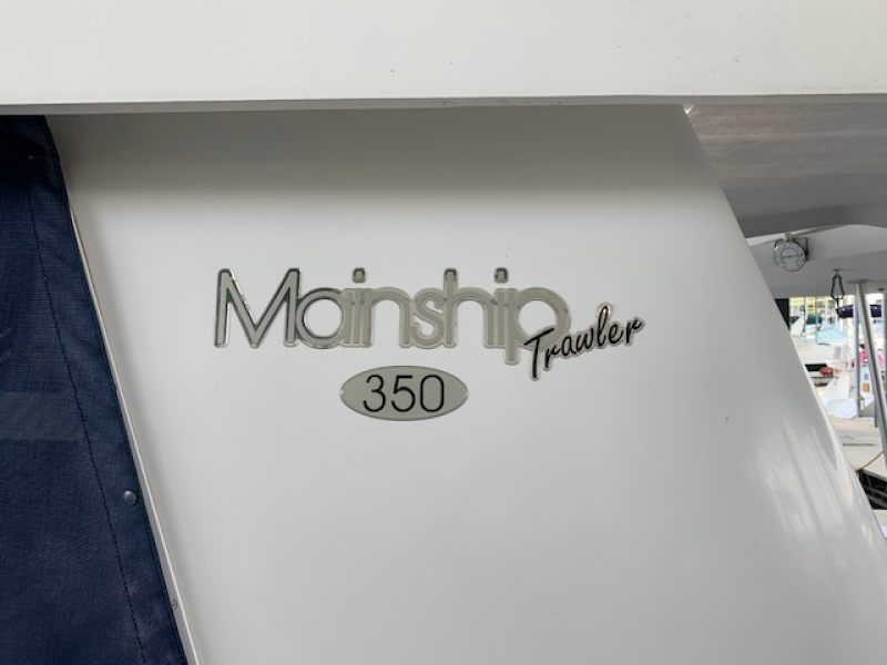 1999 Mainship 350