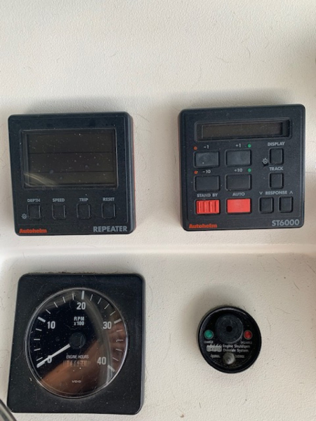 1999 Mainship 350