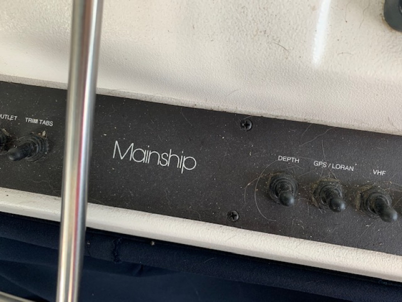 1999 Mainship 350