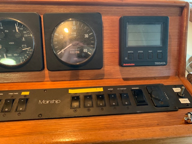 1999 Mainship 350