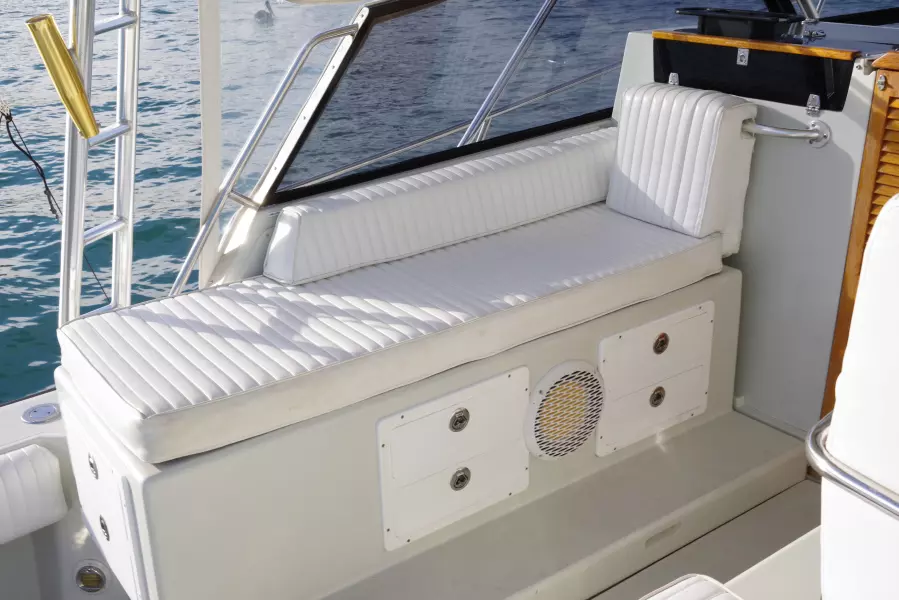 Weekend Hooker 1990 Rampage 31 Express 31 ft Sport Fishing for sale