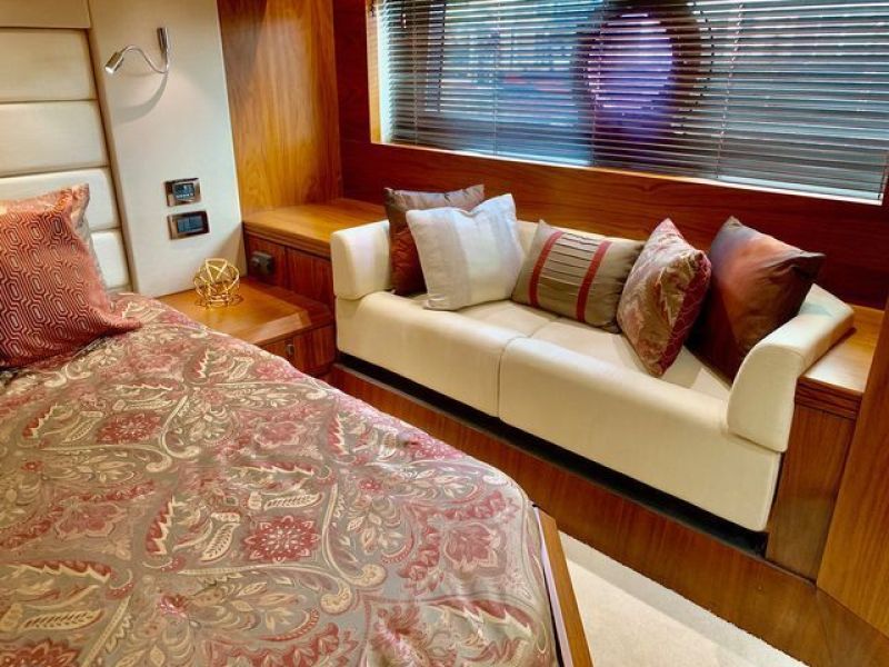 48' 2013 Sunseeker San Remo