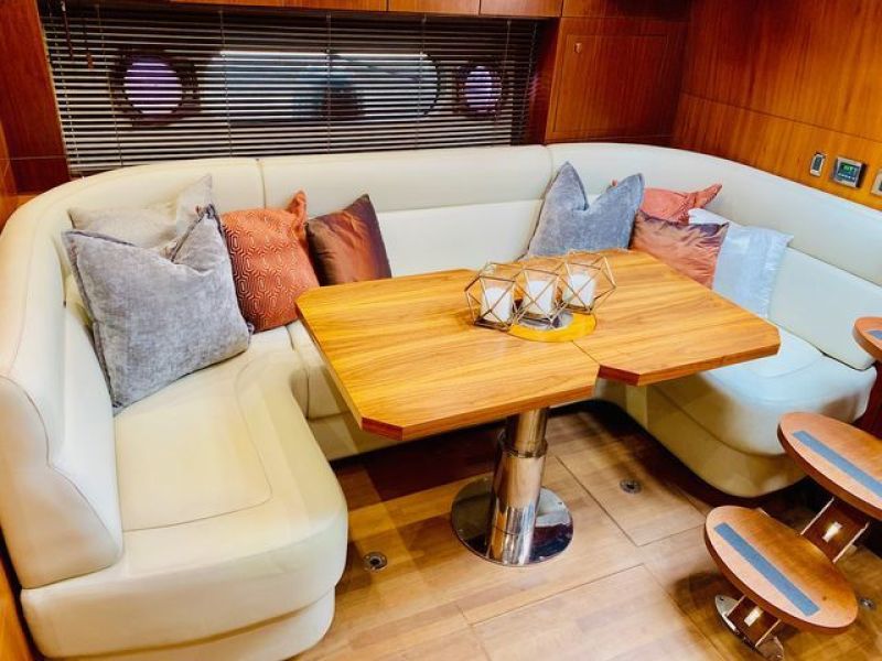 48' 2013 Sunseeker San Remo