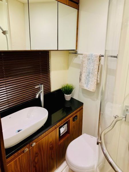 48' 2013 Sunseeker San Remo