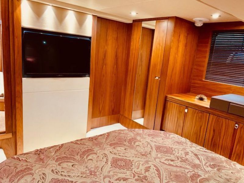 48' 2013 Sunseeker San Remo