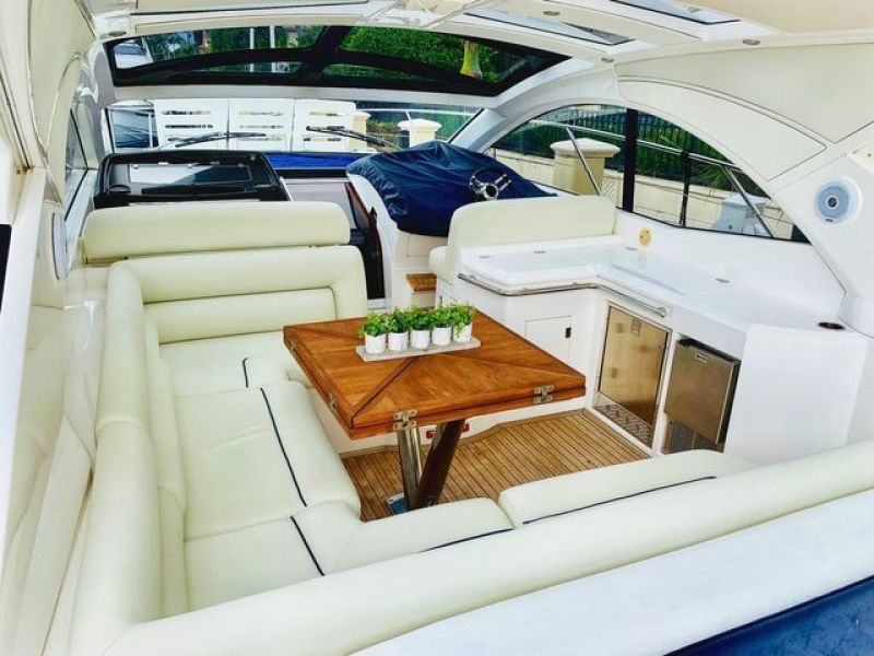48' 2013 Sunseeker San Remo