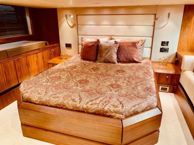 48' 2013 Sunseeker San Remo