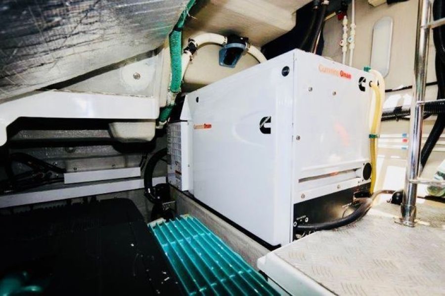 48' 2013 Sunseeker San Remo