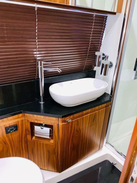 48' 2013 Sunseeker San Remo