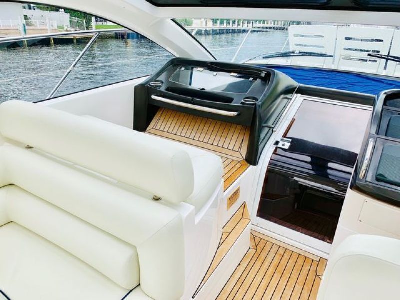 48' 2013 Sunseeker San Remo