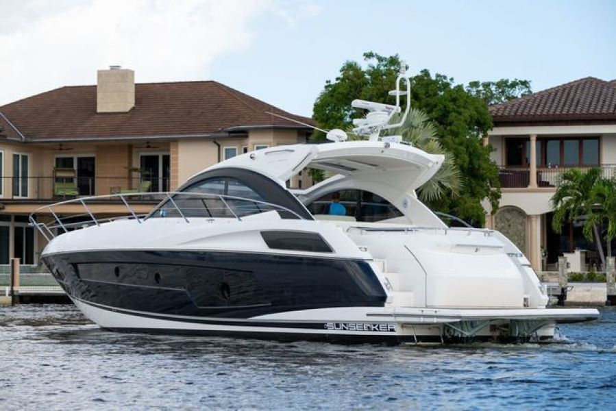 48' 2013 Sunseeker San Remo