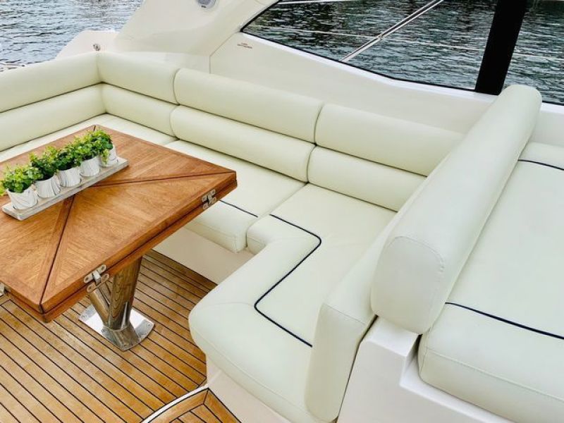 48' 2013 Sunseeker San Remo